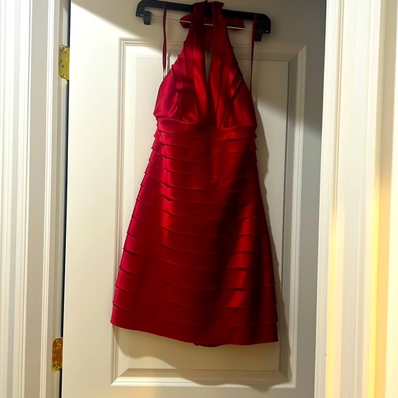 BCBG Max Azria - Red Tiered Halter Mini Dress Sz 6 - Picture 2 of 3
